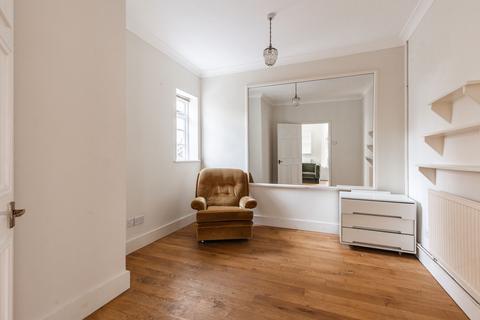 1 bedroom townhouse for sale, Grade II Listed Townhouse with Private Gated Parking Space