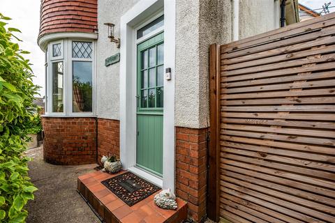3 bedroom detached house for sale, Llwynmawr Road, Sketty, Swansea
