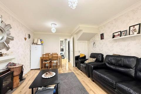 17 Deer Close, Grange Park, Northampton, NN4 5DN