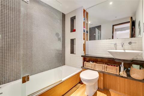 1 bedroom apartment to rent, London W8