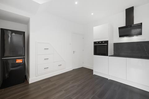 66 Durban Road, London, N17 8EE