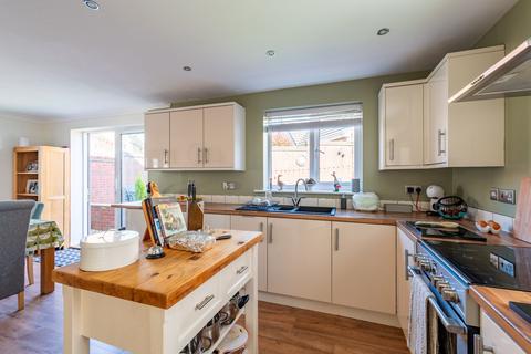 4 bedroom detached house for sale, Nadder Meadow, South Molton