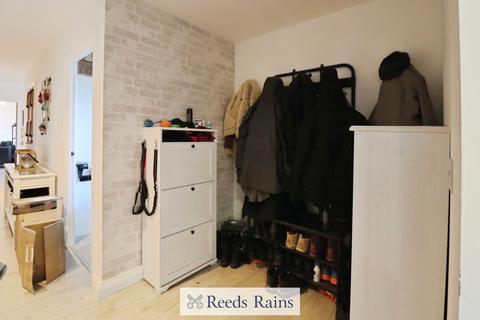 2 bedroom apartment for sale, Maxwell Road, Romford RM7
