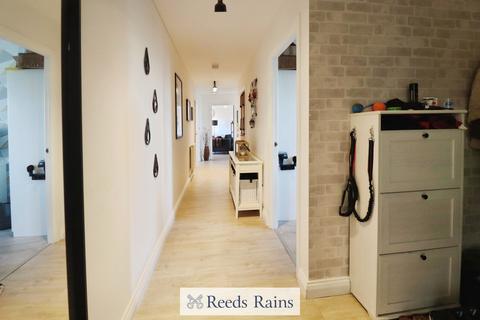 2 bedroom apartment for sale, Maxwell Road, Romford RM7