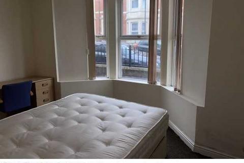 2 bedroom flat to rent, Hampstead Road, Newcastle upon Tyne, NE4 8TP