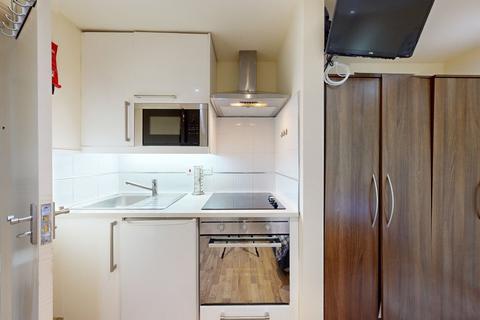 Studio to rent, Ashmore Road