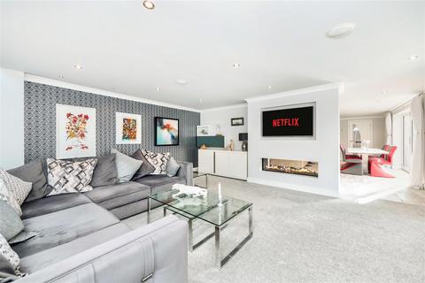 3 bedroom detached house for sale, The Cottages, Long Bennington