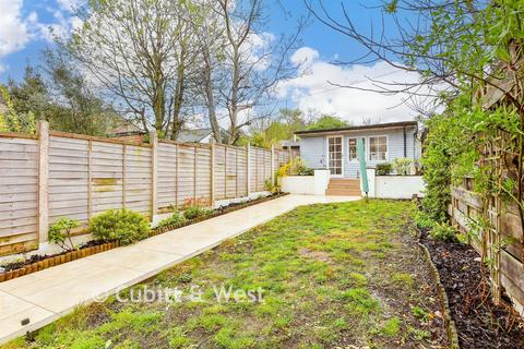 undefined, Waterloo Road, Sutton SM1