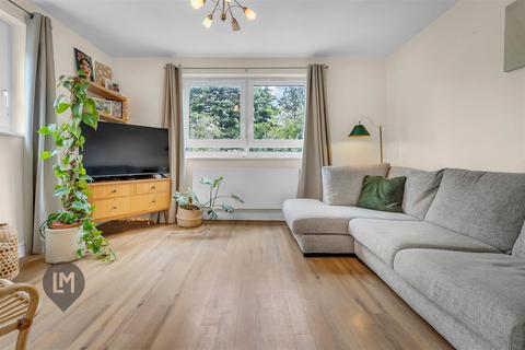 2 bedroom flat for sale, Victoria Drive, London