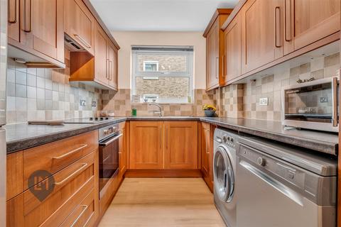 2 bedroom flat for sale, Victoria Drive, London