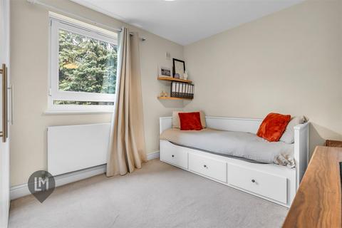 2 bedroom flat for sale, Victoria Drive, London