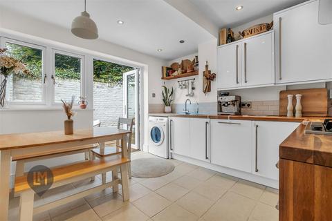 18 Acris Street, London, SW18 2QP