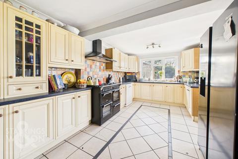 4 bedroom detached house for sale, Frenze Road, Diss