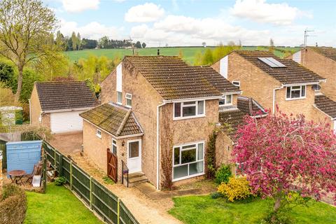 4 bedroom detached house for sale, Gilbert Scott Road, Buckingham, Buckinghamshire, MK18