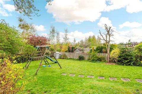 4 bedroom detached house for sale, Gilbert Scott Road, Buckingham, Buckinghamshire, MK18