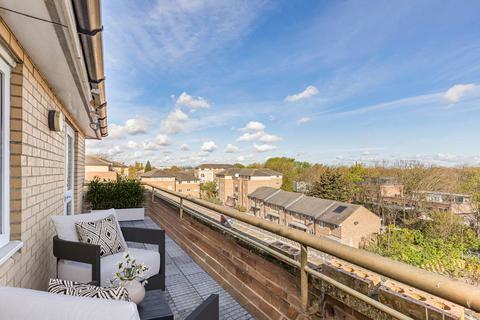 129 Buxhall Crescent, London, E9 5JZ