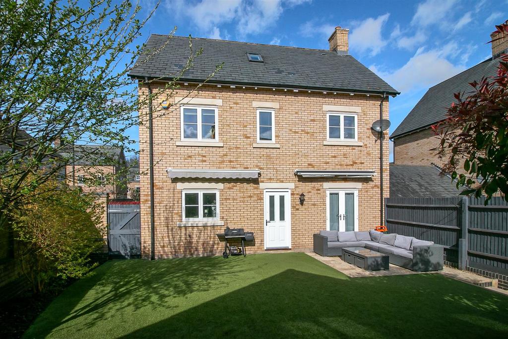 5 Burton Close Externals-1.jpg