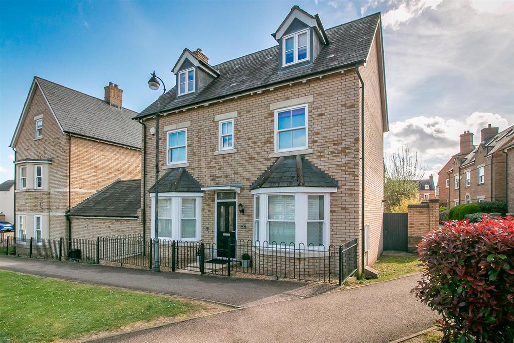 5 Burton Close Externals-3.jpg