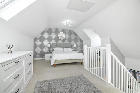 5 Burton Close, Stotfold, Hitchin, SG5 4GP