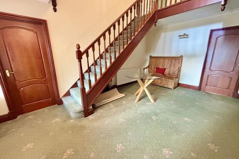 5 bedroom detached house for sale, Clos Llwynallt, Alltwen, Pontardawe, Swansea.