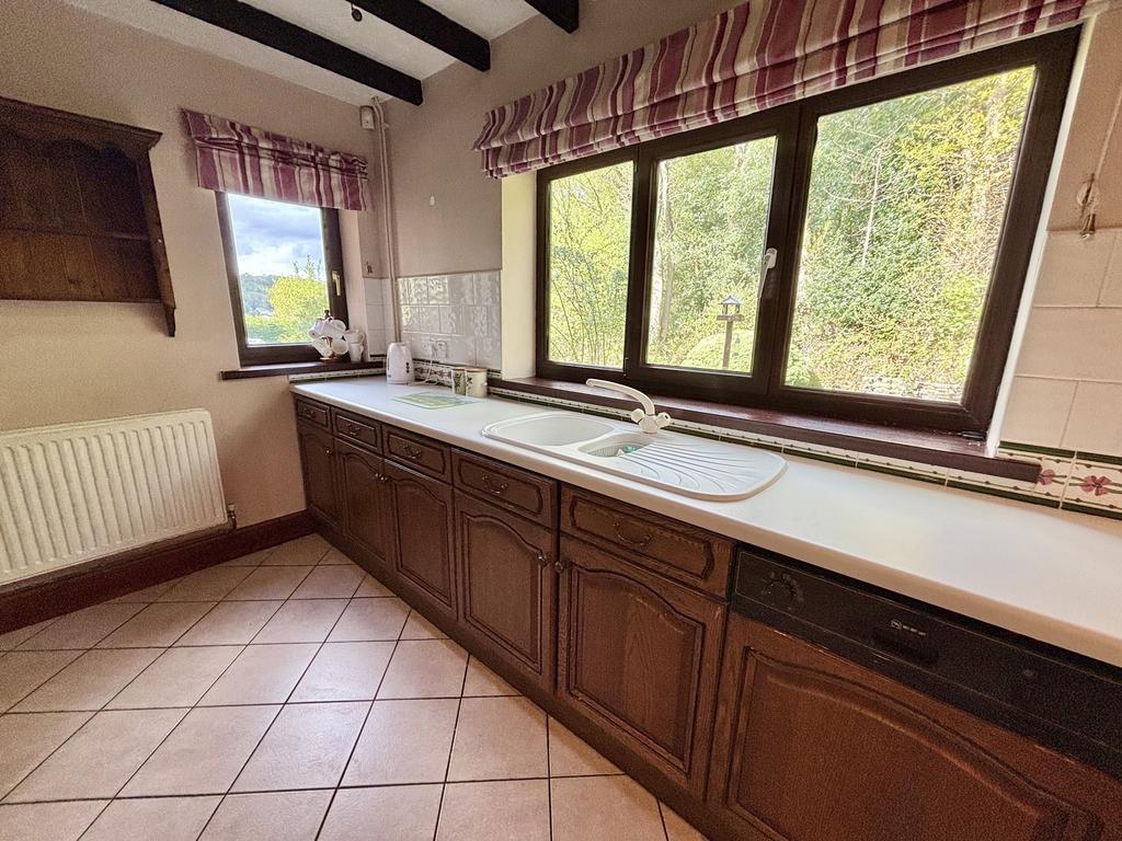 Kitchen / Breakfast Room