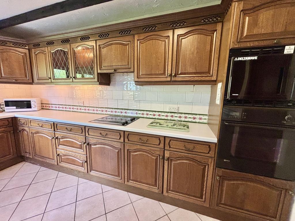 Kitchen / Breakfast Room