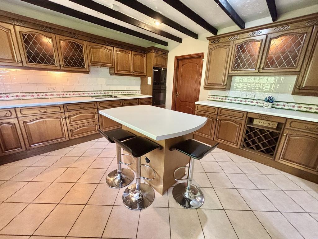 Kitchen / Breakfast Room