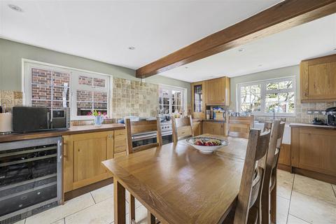 4 bedroom detached house for sale, Bicester Road, Kingswood, Aylesbury