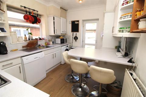 3 bedroom detached bungalow for sale, Elmfield Road, Potters Bar EN6