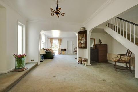 6 bedroom semi-detached house for sale, London Road, Burgess Hill, RH15