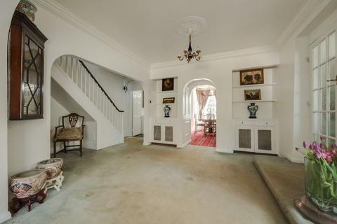 6 bedroom semi-detached house for sale, London Road, Burgess Hill, RH15