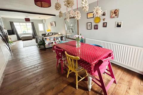 24 Shottery Road, Stratford-upon-avon, CV37 9QA