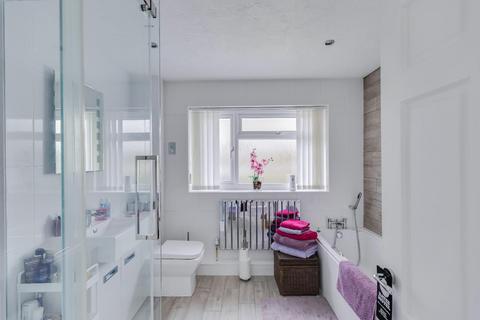 108 Fontygary Road, Rhoose, Barry, CF62 3DU