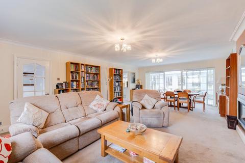 108 Fontygary Road, Rhoose, Barry, CF62 3DU