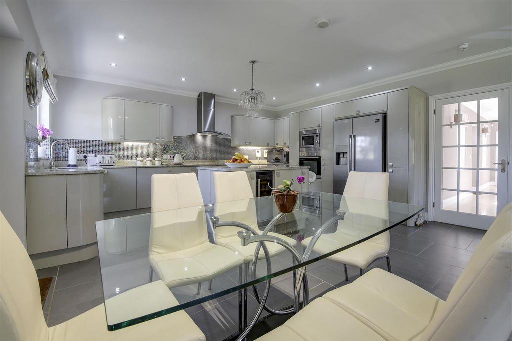 Annex Kitchen/Breakfast Room