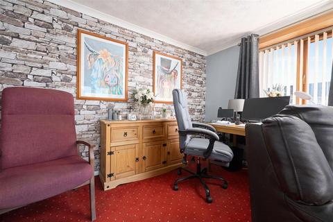 75 Forker Avenue, Rosyth, Dunfermline, KY11 2UQ