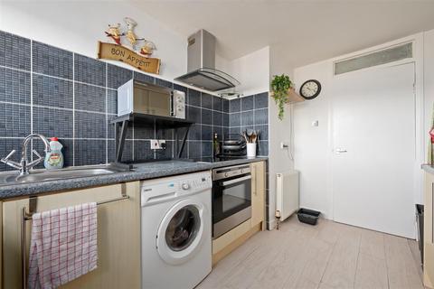 75 Forker Avenue, Rosyth, Dunfermline, KY11 2UQ