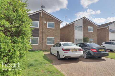 3 bedroom detached house to rent, Barnstaple Close, NORTHAMPTON