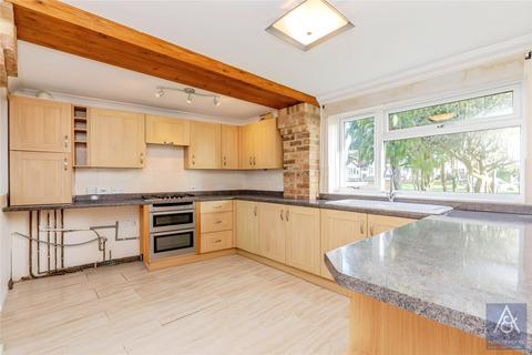 2 Elm Drive, Deanshanger, Milton Keynes, MK19 6JF