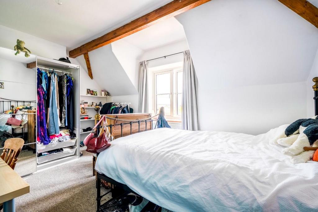 15 BEDROOM 2.jpg