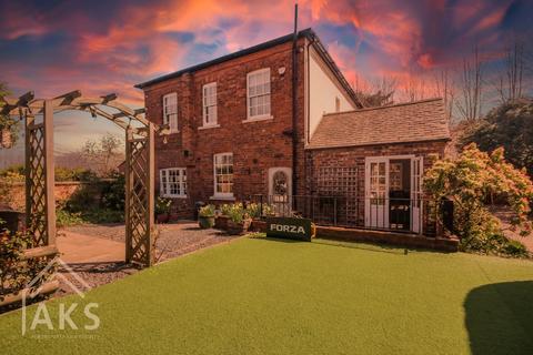 4 bedroom detached house for sale, Dovecliff Road, Burton-On-Trent DE13