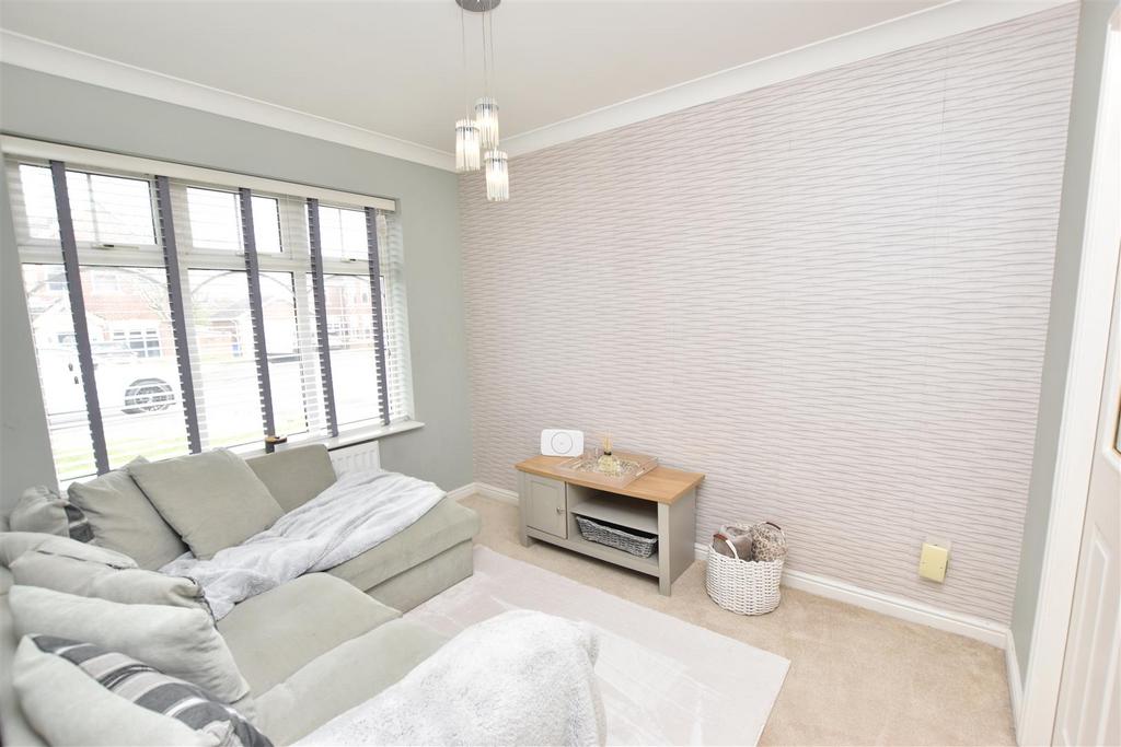 Dining/sitting room