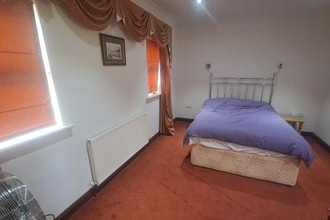 Studio to rent, Chak Gardens, BD9 6SB