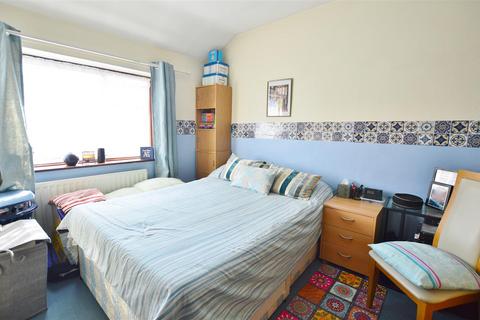 2 bedroom terraced house for sale, Gascons Grove, Slough