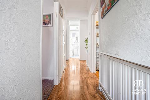 2 bedroom maisonette for sale, Wedmore Avenue, Clayhall