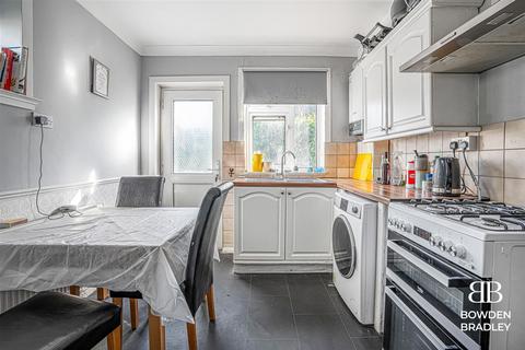 1 Wedmore Avenue, Ilford, IG5 0XF