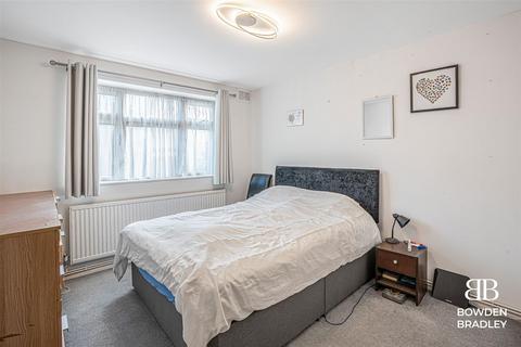 1 Wedmore Avenue, Ilford, IG5 0XF