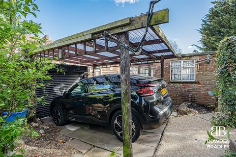 1 Wedmore Avenue, Ilford, IG5 0XF