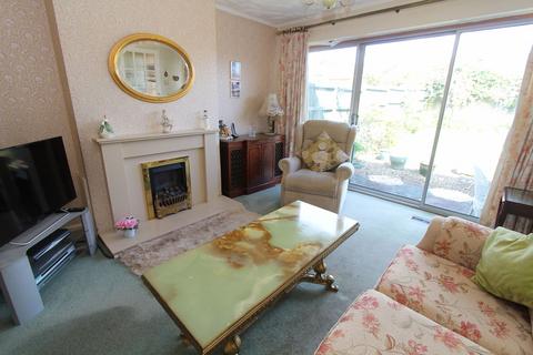 2 bedroom semi-detached bungalow for sale, Quorn Crescent, Stourbridge DY8