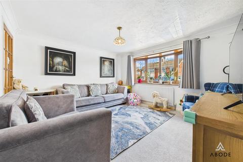 112 Bentley Road, Uttoxeter, ST14 7NQ